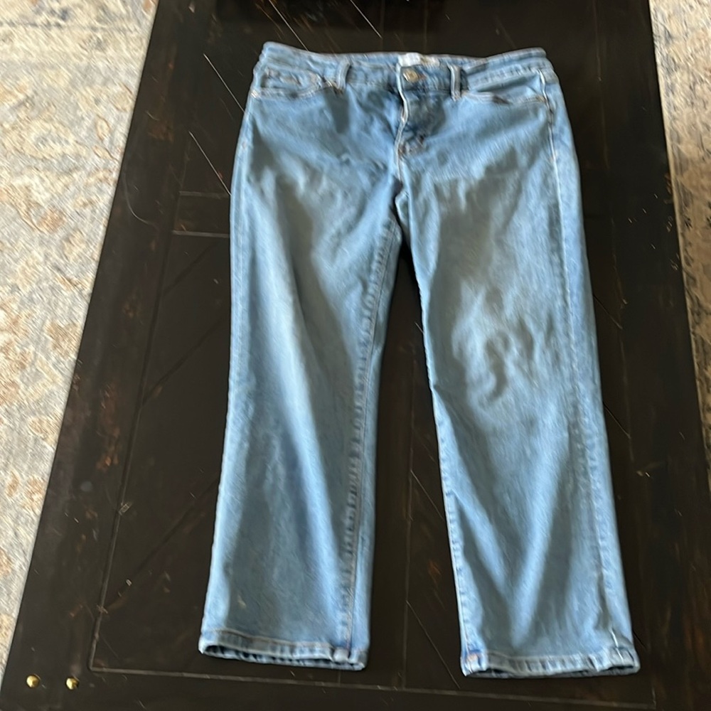 Very cute Nine West Chrystie Capri jeans!